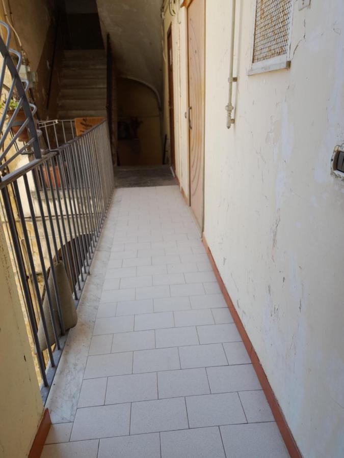Camera Rarisa Napoli Centro Exterior foto